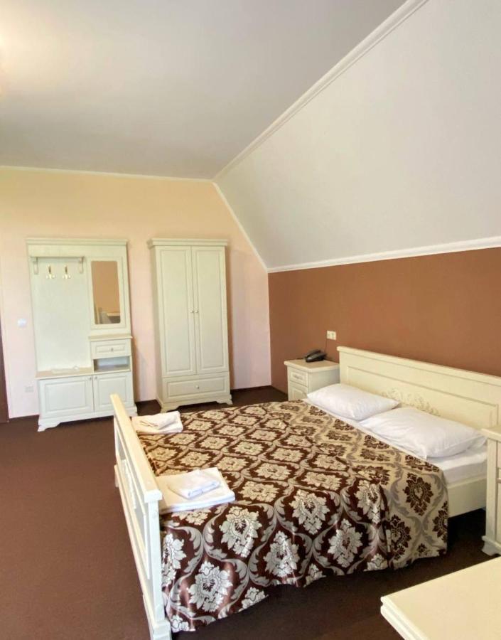 New Continent Hotell Bushtyno Exteriör bild
