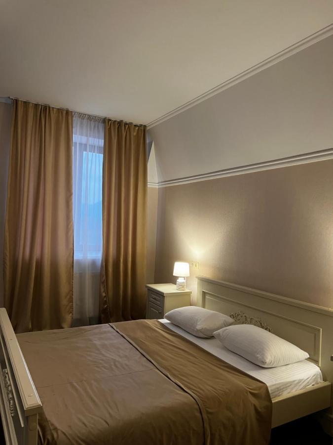 New Continent Hotell Bushtyno Exteriör bild